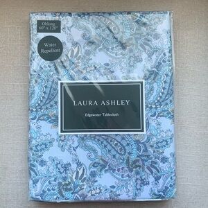 Laura Ashley EdgeWater TableCloth oblong size 60” x‎ 120”
New blue floral